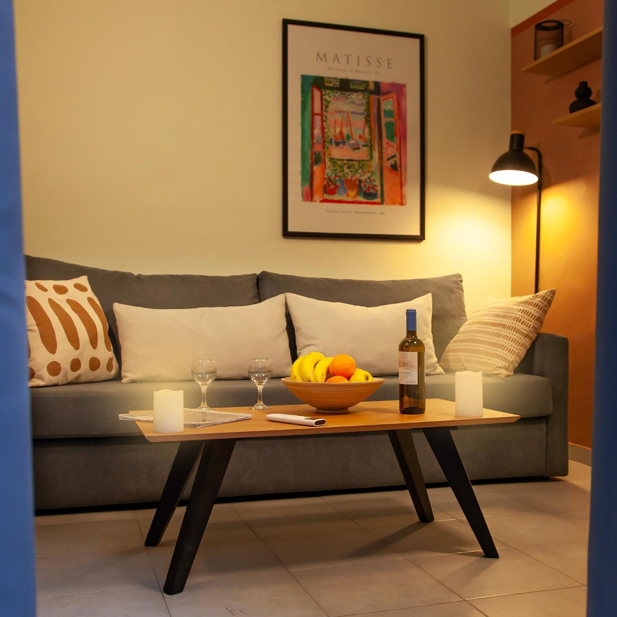 Aris123 By Smart Cozy Suites - Apartments In The Heart Of Athens - 5 Minutes From Metro - Available 24Hr Exterior photo